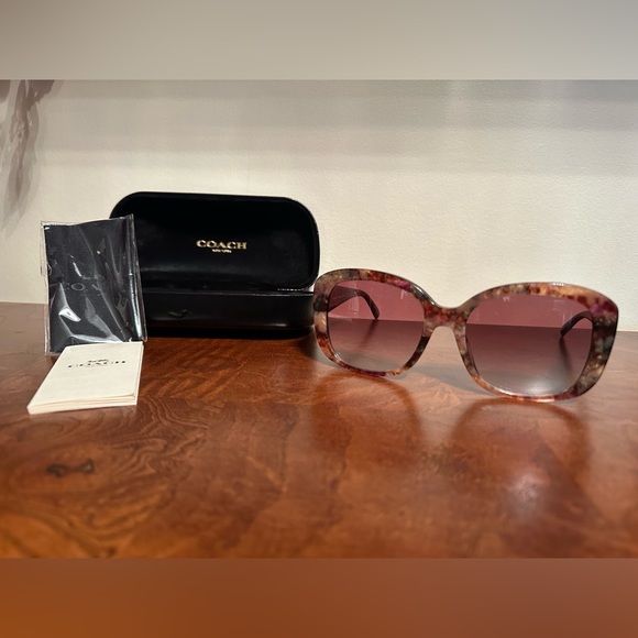 Coach Sunglasses - Picture 1 of 3